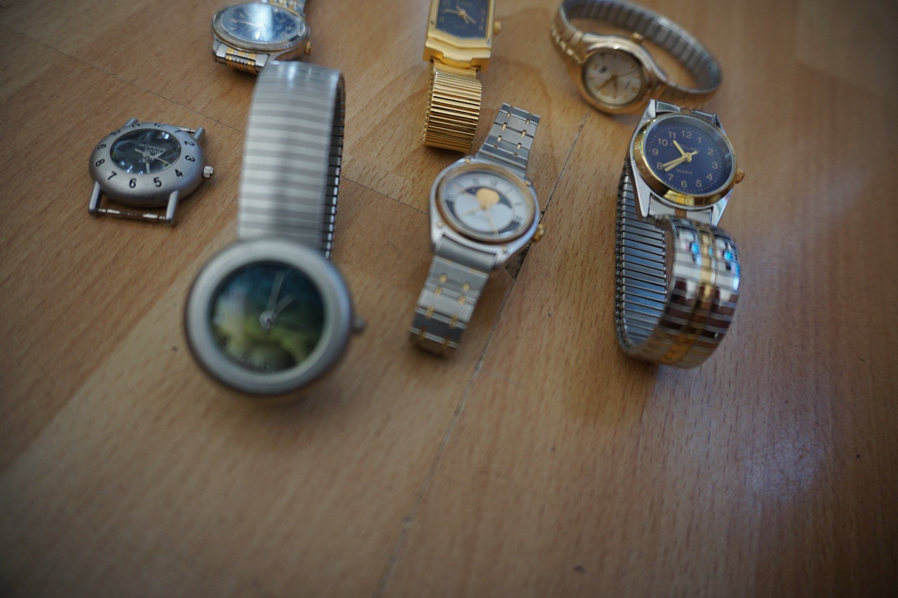 Orologi: Armbanduhren Konvolut – Difettoso da Zürich venduto da einalemjena 1