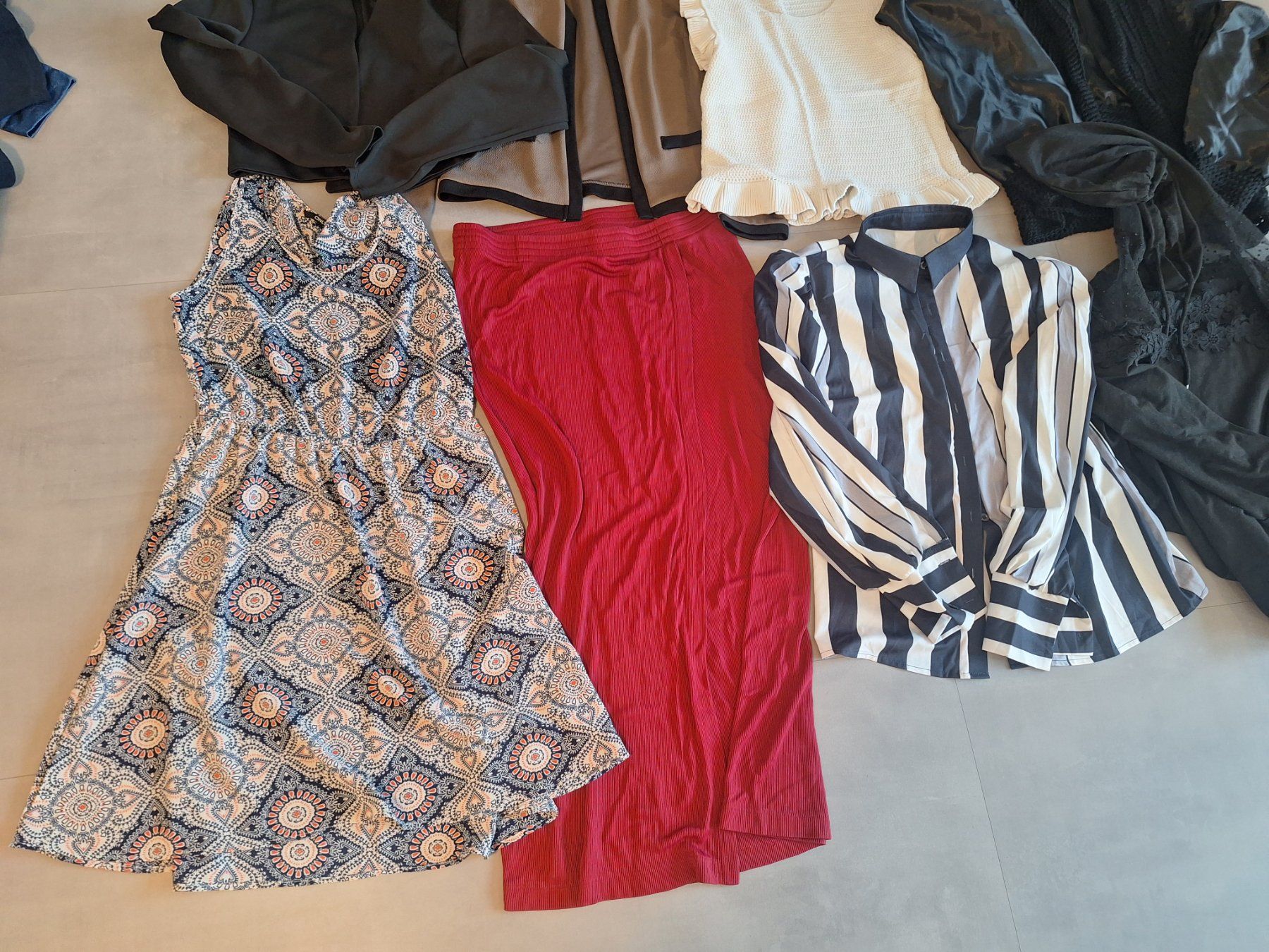 Lots de vêtements: Kleiderpaket M/L – D'occasion à Rupperswil par milka85 3