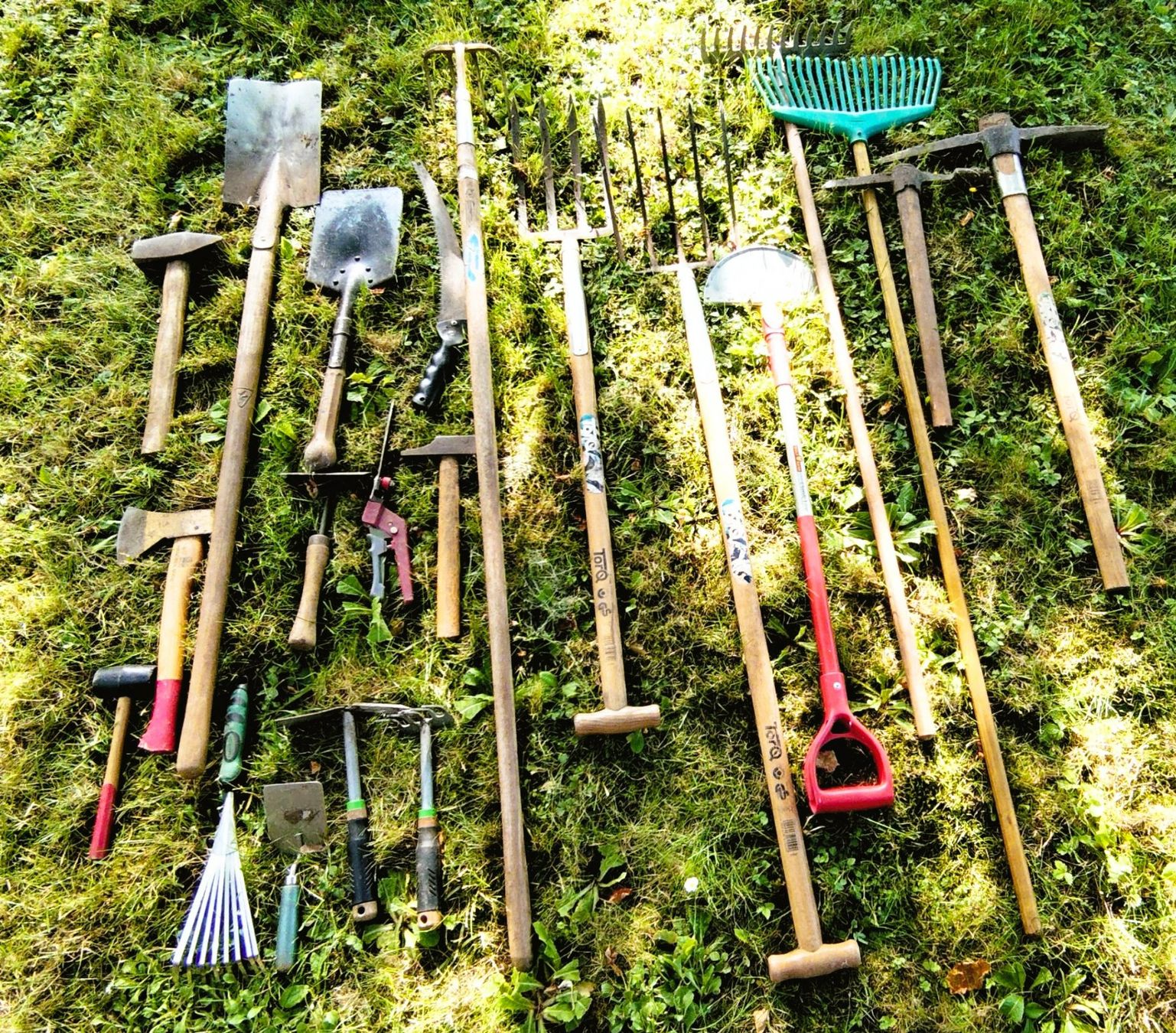 Tutti gli attrezzi: Grosses Gartenwerkzeug-Set, 20-teilig – Usato da Luzern venduto da sandy-mary
