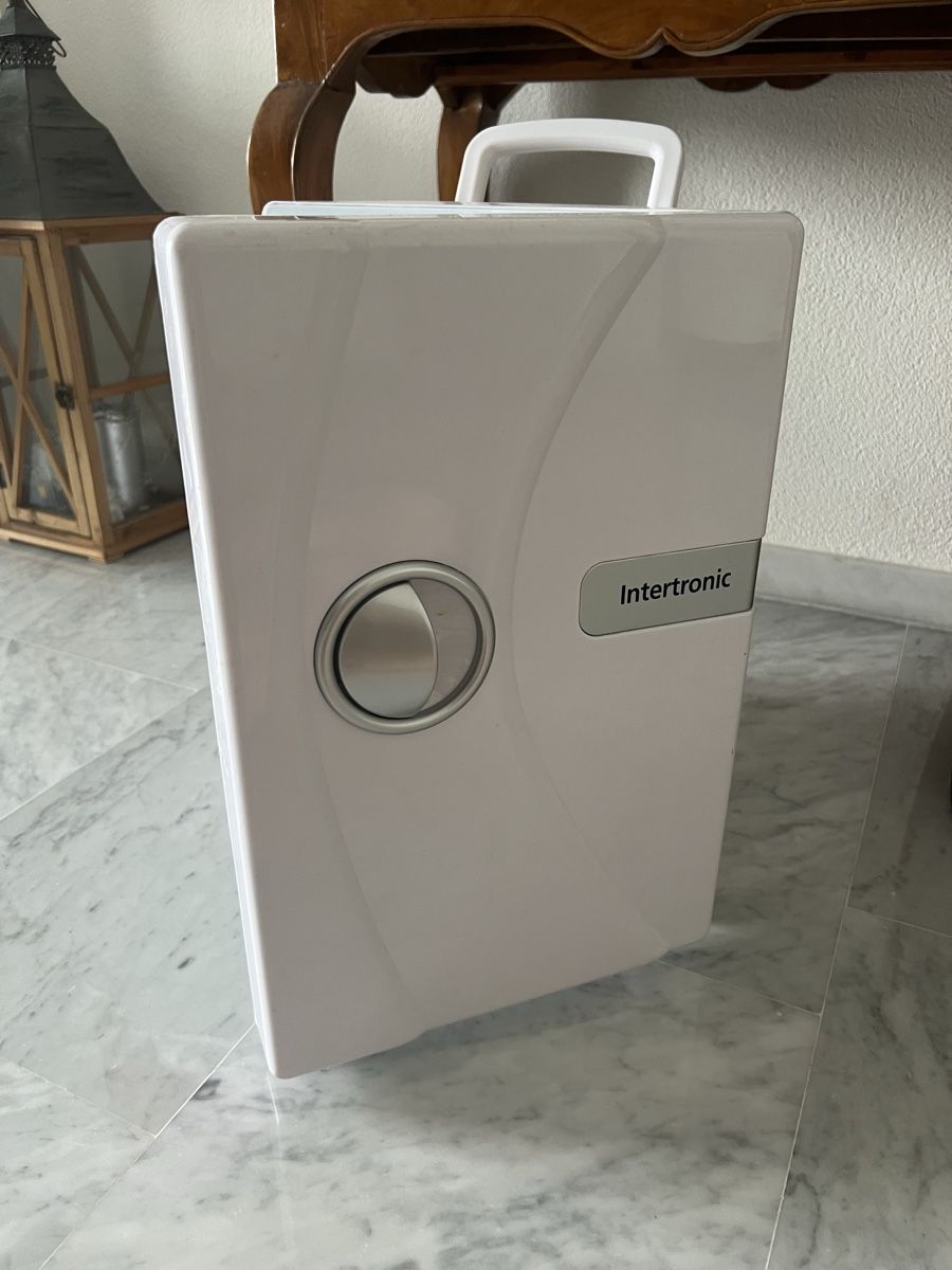Kühlschränke & Kühlen: Kühlbox Intertronic weiss gebraucht – Gebraucht aus Emmenbruecke von Amstadc