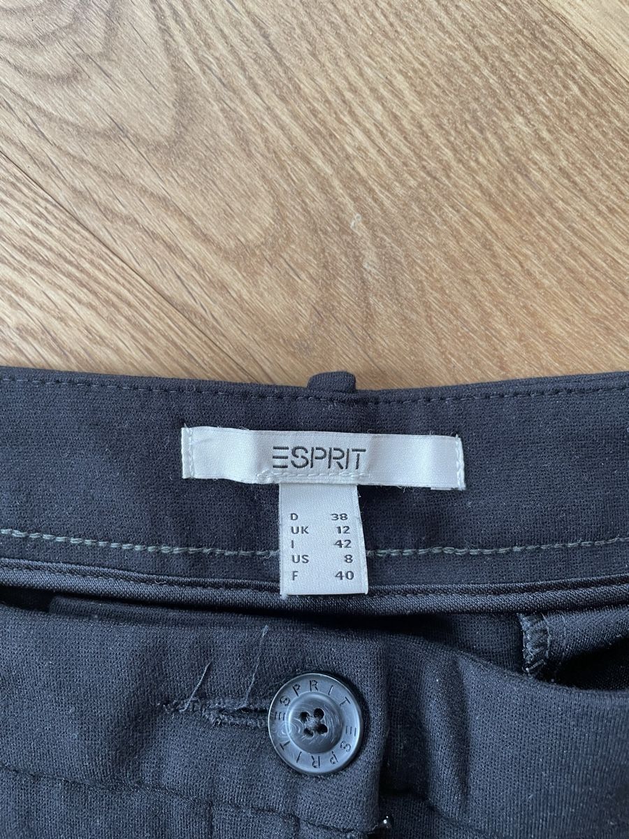 Esprit Pantaloni: Schicke Esprit Hose, Gr. 38, schwarz – Usato da Oberwil BL venduto da another-day-of-sun 2