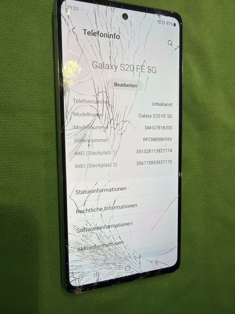 Samsung Portables: Samsung S20 FE 5G / Silber / H15 – D'occasion à Arbon par BaX_94 1