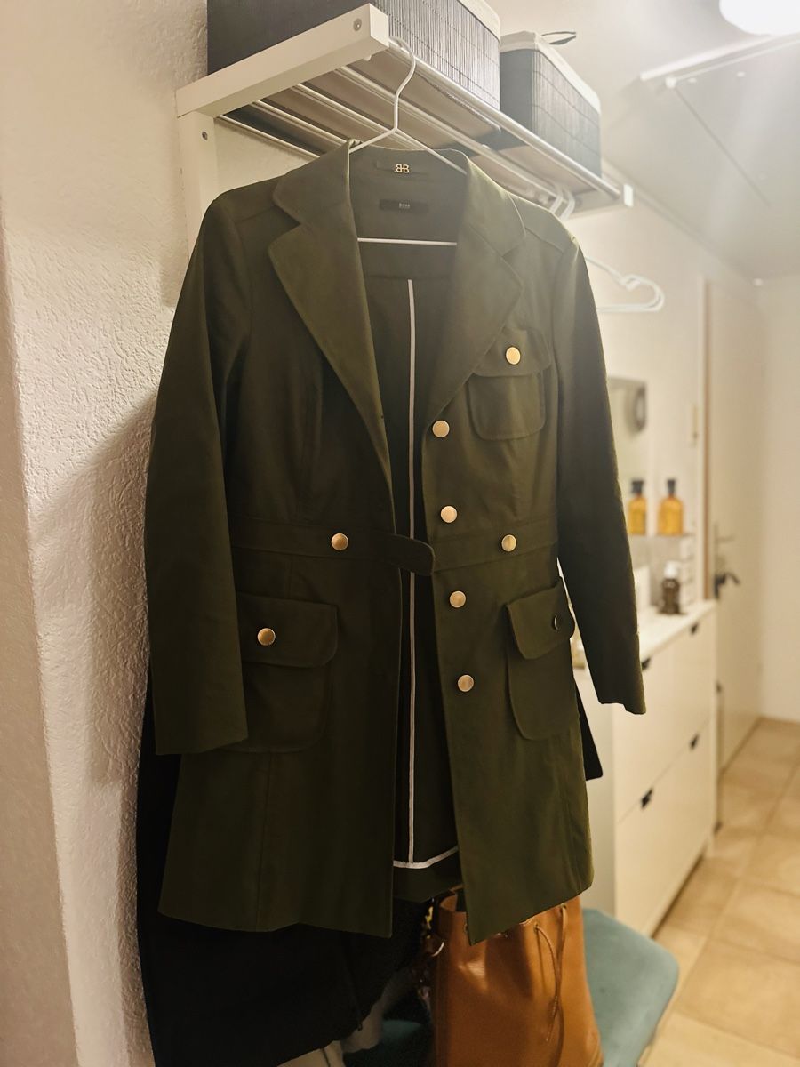 Hugo Boss Cappotti: Hugo Boss Damenjacke 38 – Usato da Uetikon am See venduto da Mici_Ki 1