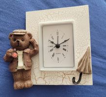 Teddy Bär Tischuhr mit Schirm, Quartz Uhrwerk, Top!