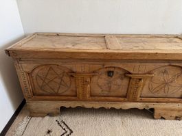 Antike Tannenholz Truhe Naturbelassen  188 cm lang höhe 87