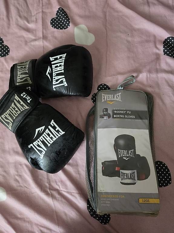 Guanti & manicotti:  Everlast Boxhandschuhe inkl. Tragetasche  gebraucht – Usato da Muttenz venduto da nem_h55g