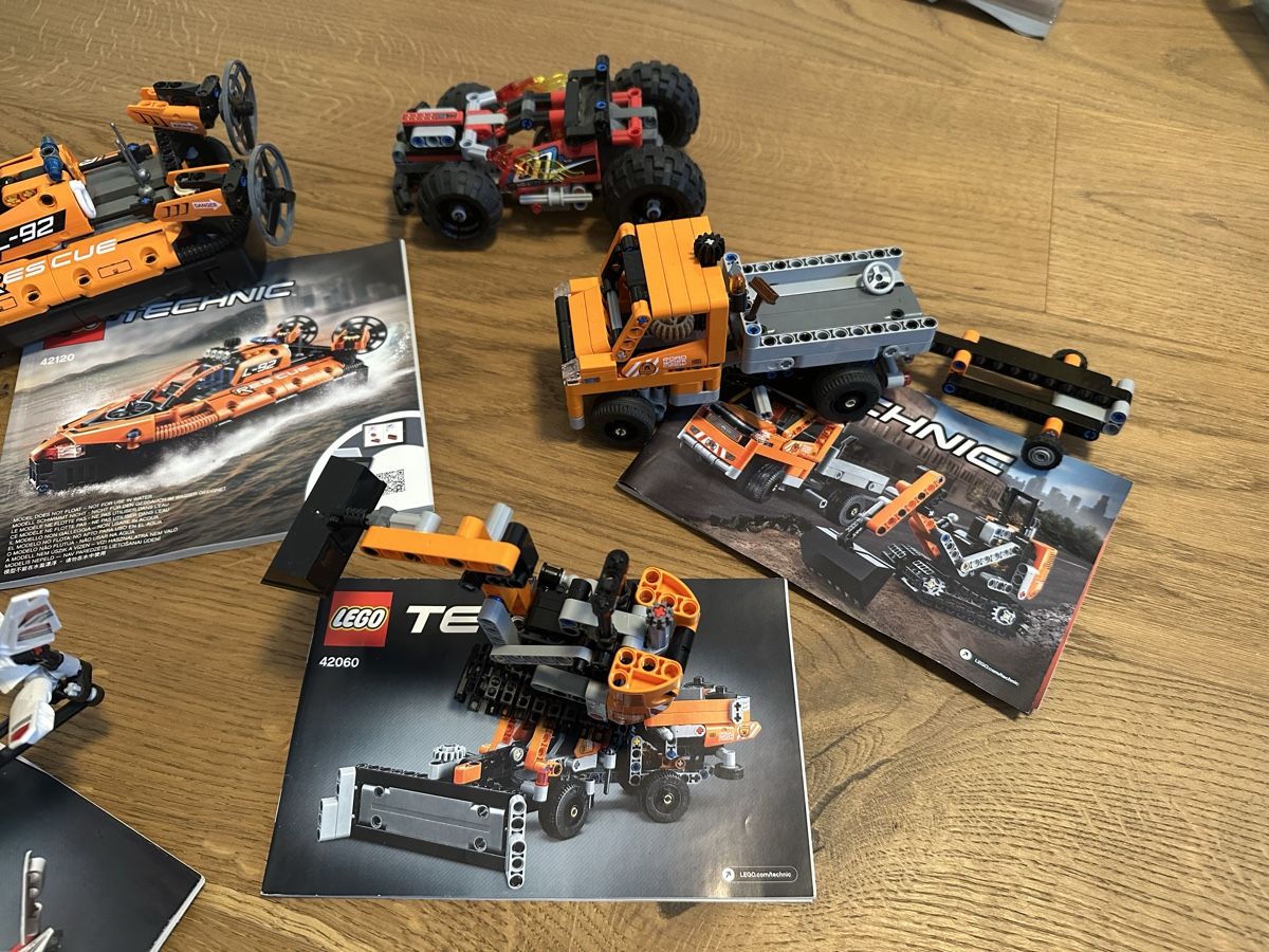 Lego Giocattoli: LEGO Technic: 7 Sets! Top! – Usato da Fällanden venduto da mli_q65g 2