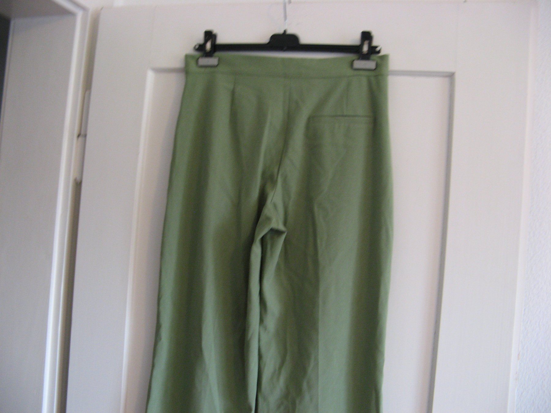 Pull&Bear Pantaloni: grüne Hose Pull & Bear Gr. M – Usato da Zürich venduto da apil 4