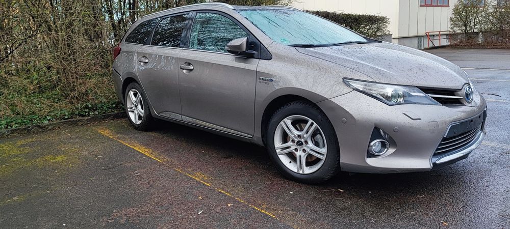 TOYOTA Auris Touring Sports 1.8 16V HSD HYBRID