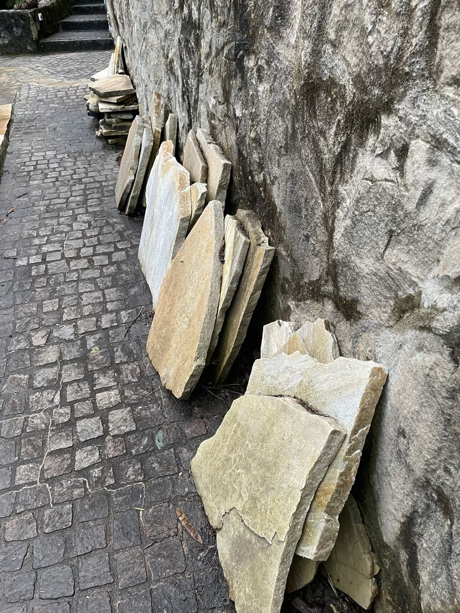 Rivestimenti per pavimenti: Quarzit Gartenplatten – Usato da Thalheim AG venduto da Haidu_Widis