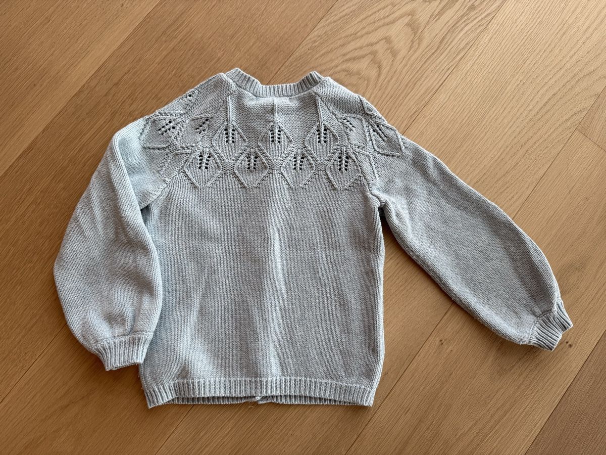 H&M Giacche & Cappotti: H&M Strickjacke Mädchen Gr. 110/116, Baumwolle – Usato da Planken venduto da tbswlch 2