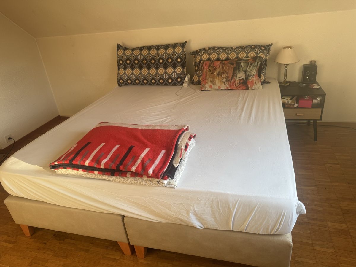 Betten: 1 Doppelbett very good condition  – Gebraucht aus Vitznau von man_cy6d 1