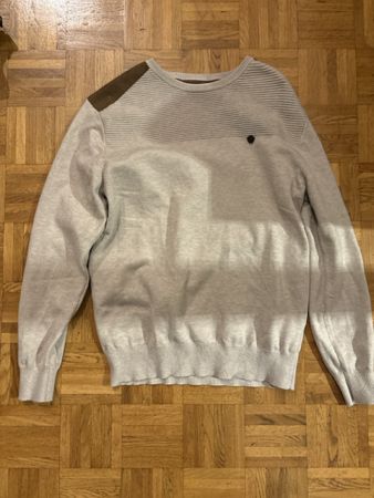 Pull Armand Thiery, taille L, impeccable pour l'hiver!