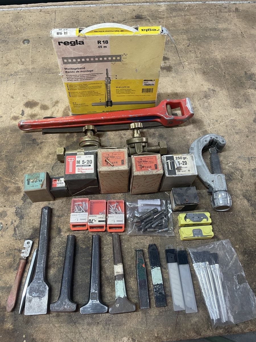 Tous les outils: Spenglerwerkzeug  – D'occasion à Huttwil par boumi06