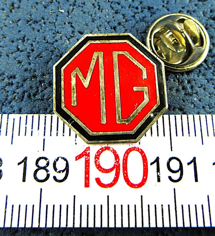 MG SPORT-CAR AUTO LOGO OLDI ENAMEL PIN VINTAGE GEFAHREN (Gebraucht) in ...
