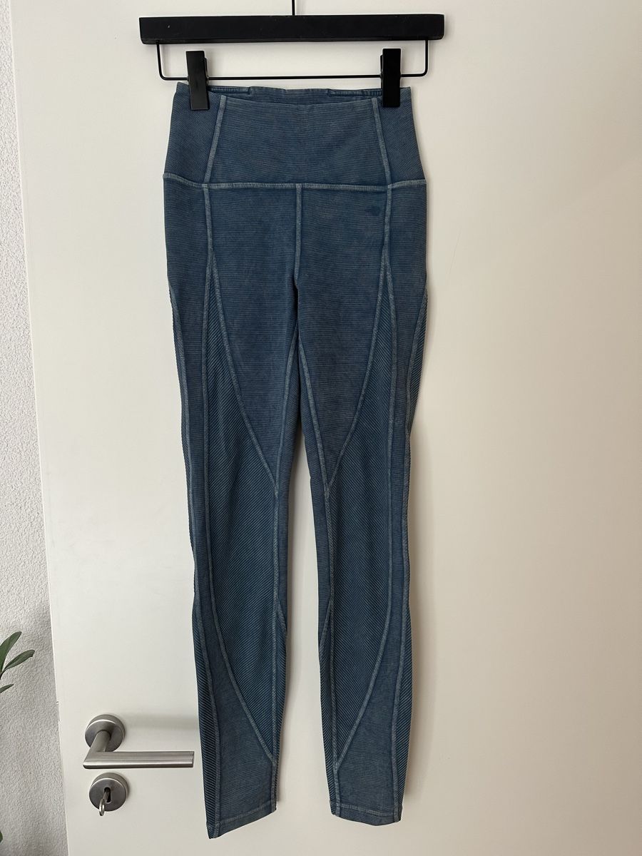 Lululemon Leggings: lululemon leggings size 2/eu34 – Nuovo (secondo la descrizione) da bözberg venduto da amy_7wz8 1