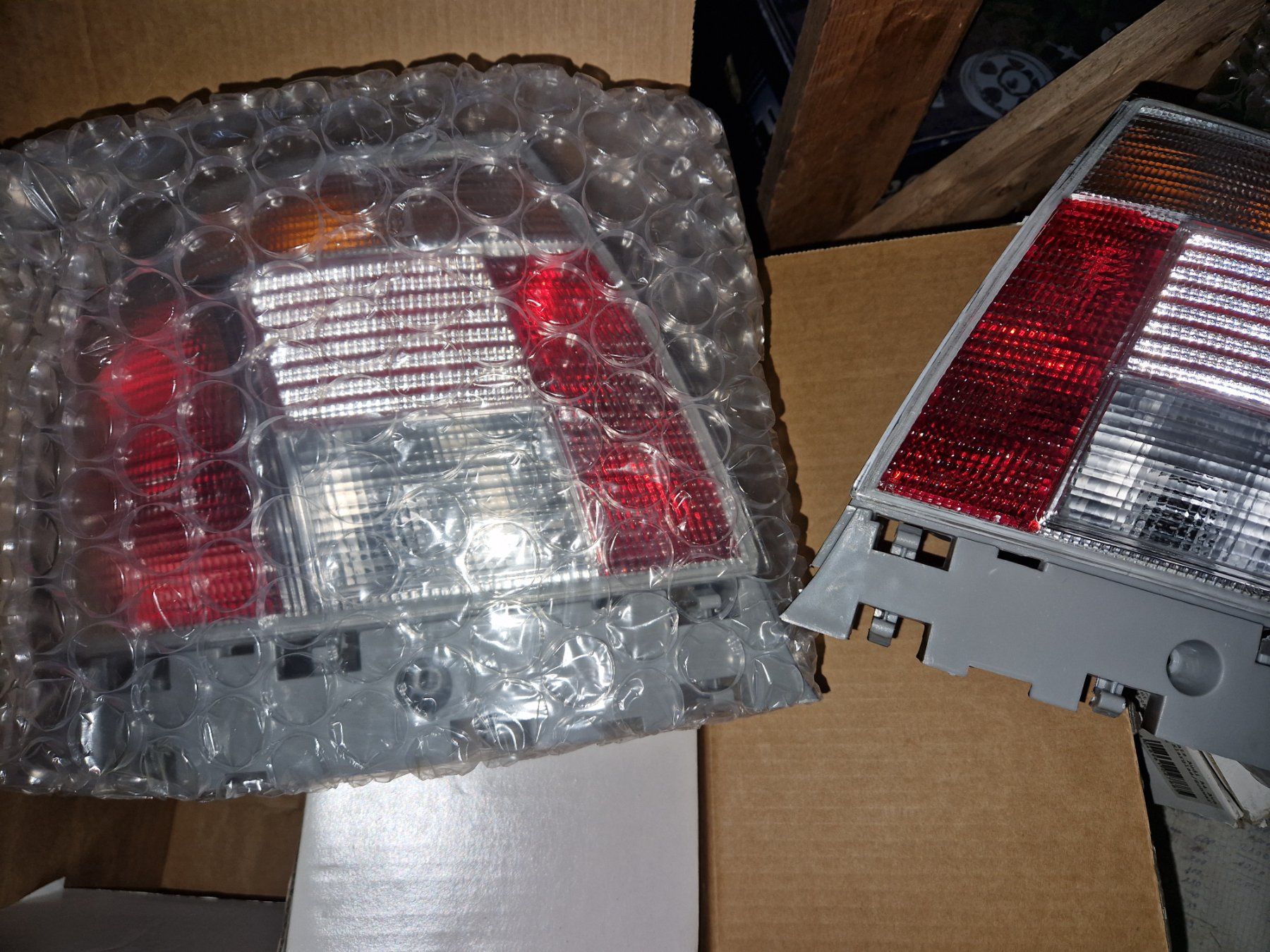 Audi Scheinwerfer: Rückleuchten Audi A4 B5 Limousine!! – Neu und originalverpackt aus Dottikon von zepterAG