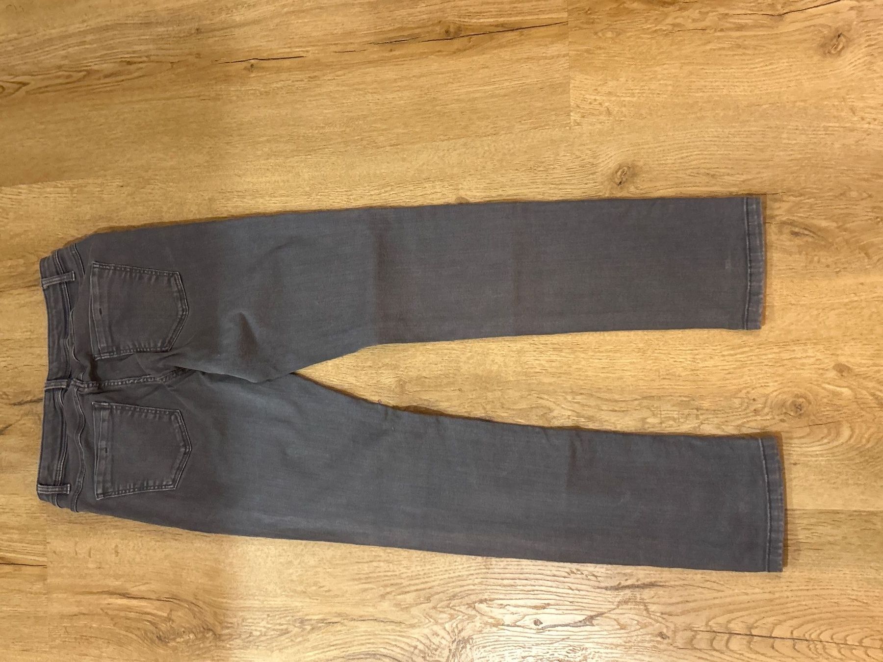 Jeans: Jeans dunkelgrau loma Slim Gr.36 – Usato da Brunnen venduto da Nala2929 1