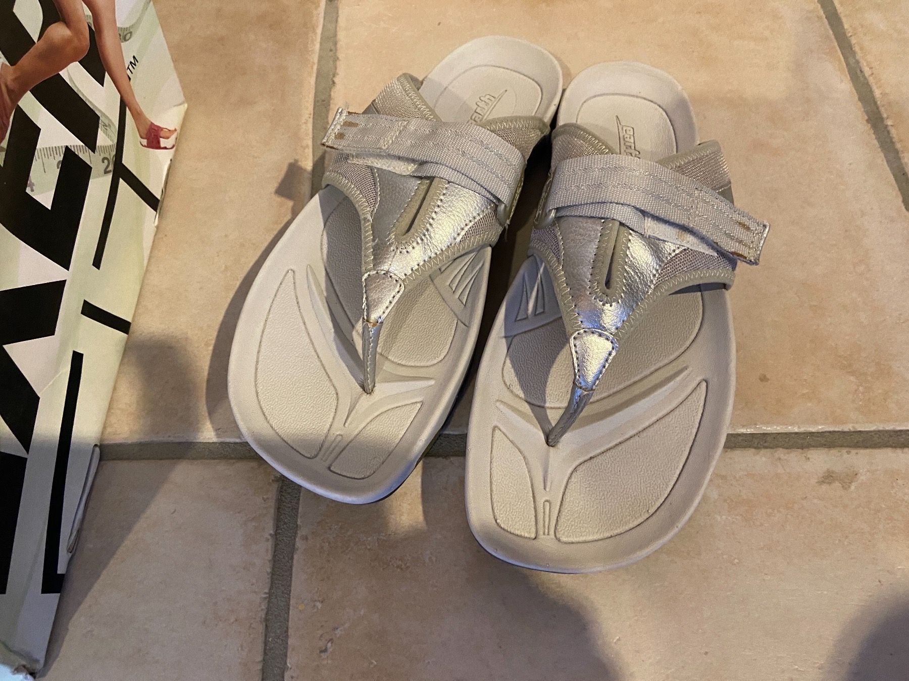 Scarpe da donna: Exer Schuhe Flip Flops Grösse 40 – Usato da Beatenberg venduto da nonnkari 1