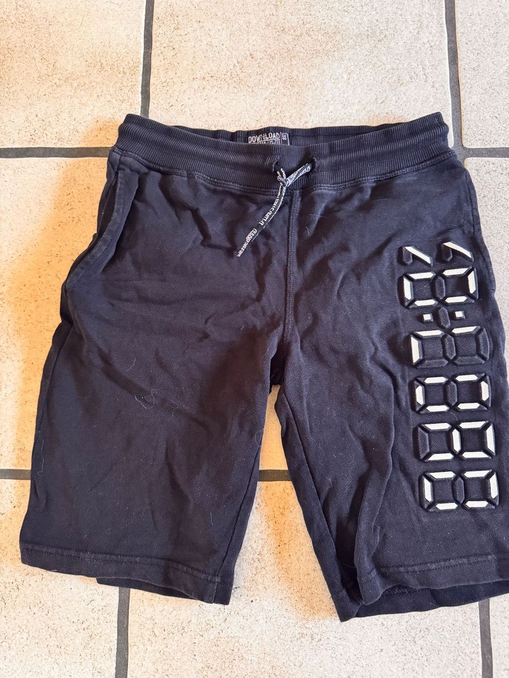 Pantalons: Shorts schwarz Grösse xs gebraucht – D'occasion à Muttenz par Fertal