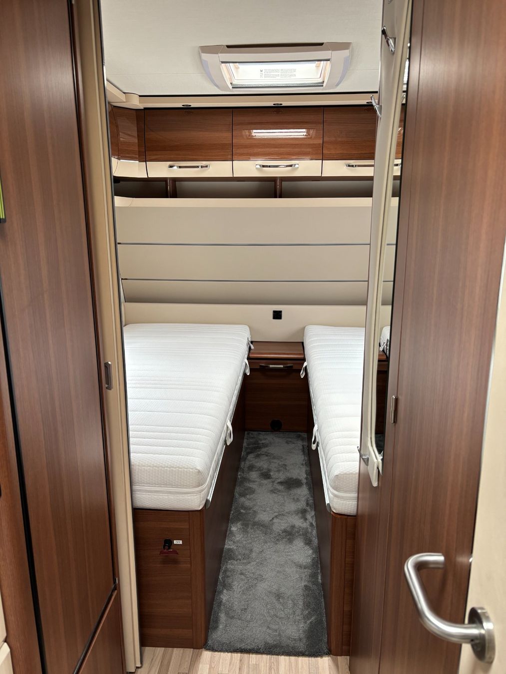 LMC Camping Fahrzeuge: Wohnwagen LMC 520E Maestro mit Einzelbetten – Gebraucht aus Degersheim von antigua90 3