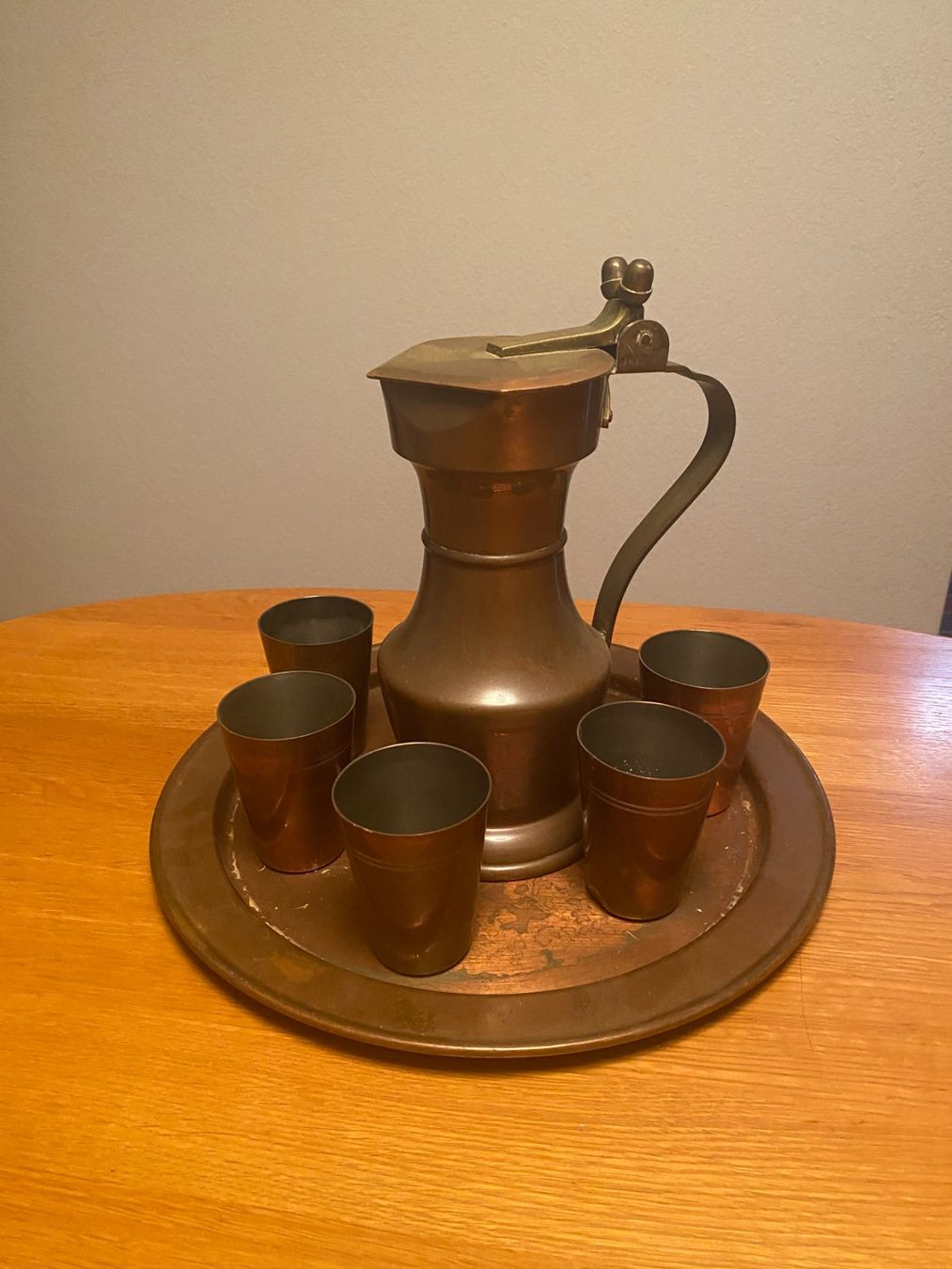 Services de table: Kupferkrug mit Kupfer-Trinkbecher – D'occasion à Effretikon par Bour