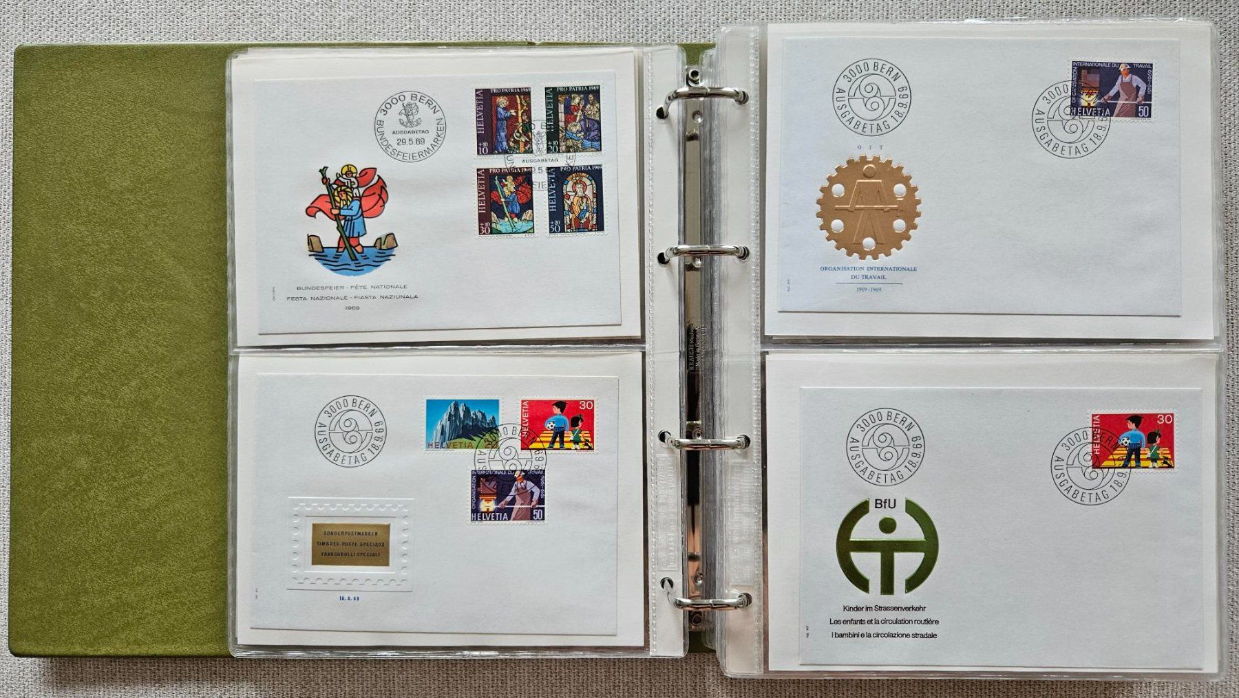 Tous les timbres: Briefmarkensammlung / Schweizer Ersttagsbriefe – D'occasion à Oeschgen par Runningfree666 2