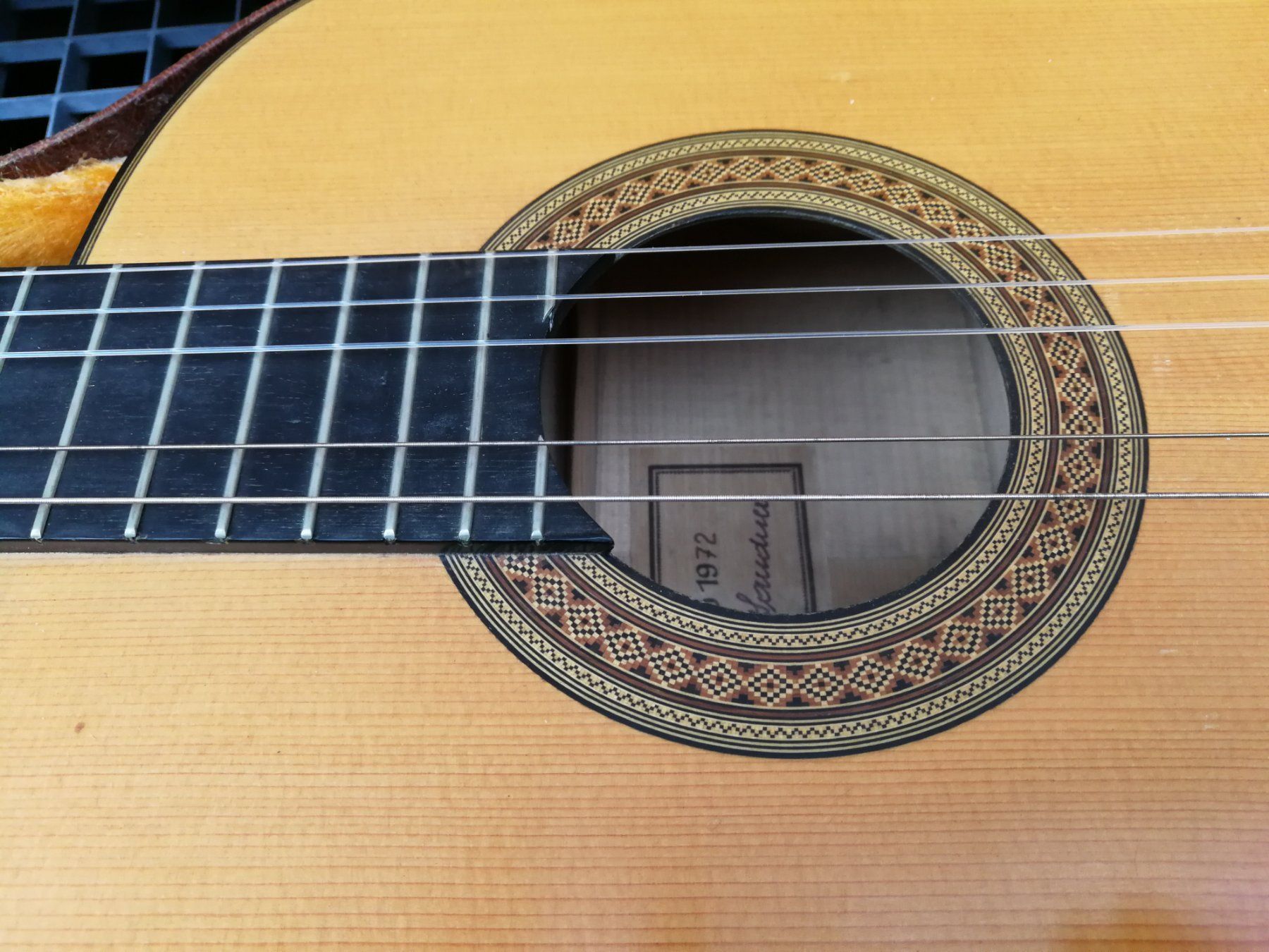 Strumenti musicali: Josef Sander 1972 Konzertgitarre – Usato da Cadenazzo venduto da Clarico 2