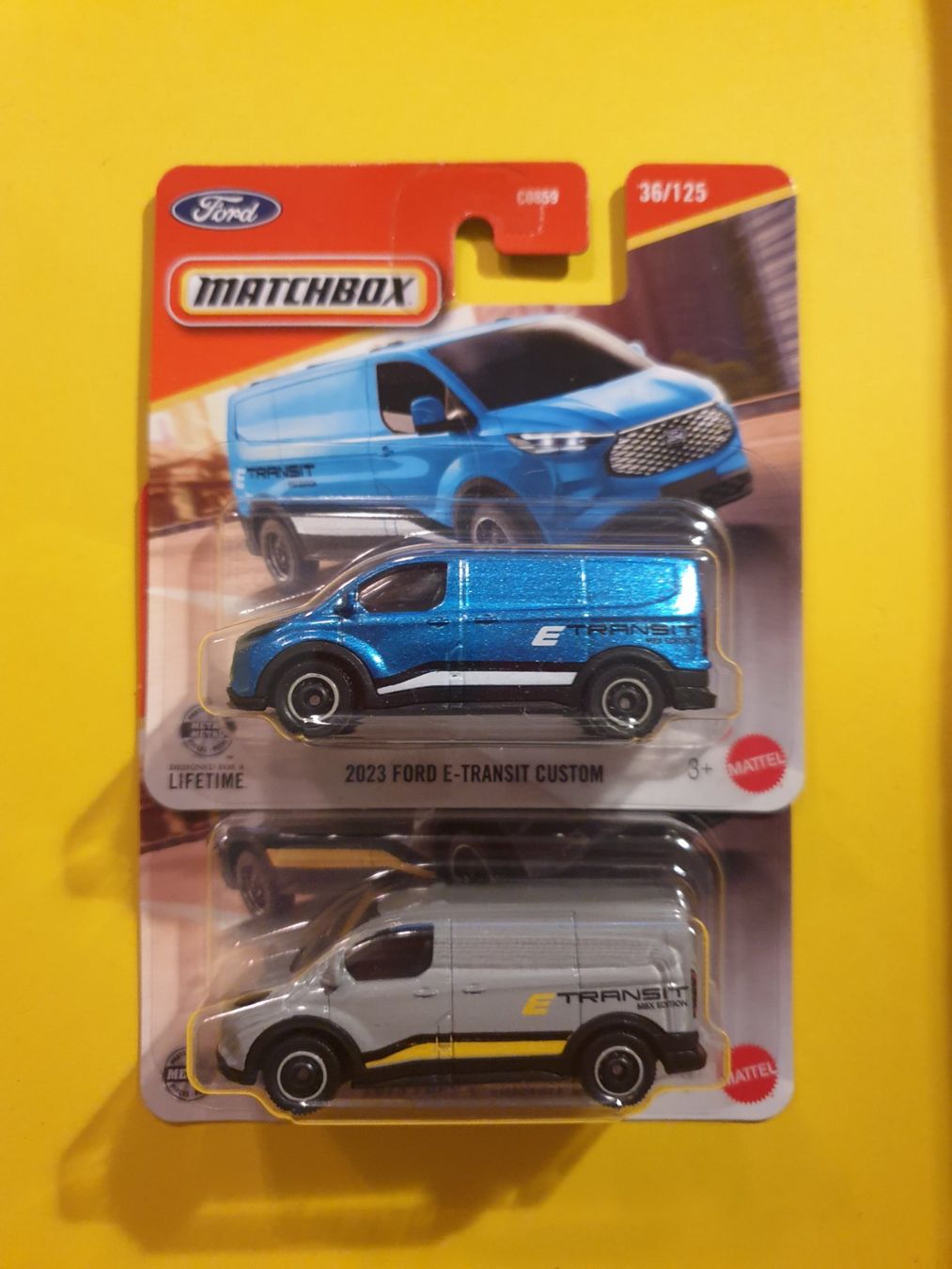 Matchbox Modellini d'auto: 2 x Matchbox 2023 FORD E-TRANSIT CUSTOM – Nuovo e nell'imballaggio originale da Oftringen venduto da Rotor