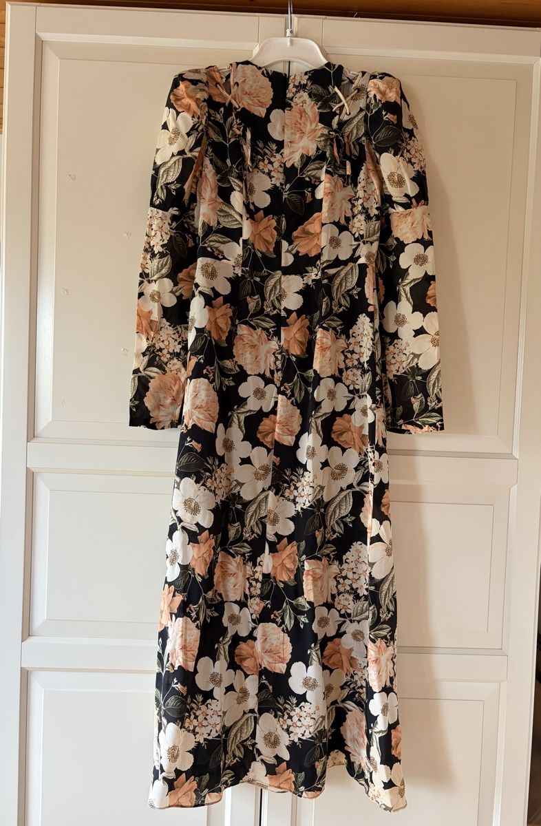 Robes: Thurley Silk Midi Dress – D'occasion à St.Josefen par lop_lh8d 4