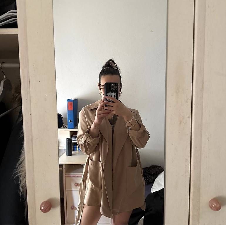 Vestes: Cardigan beige  – Neuf avec emballage d'origine à Gorduno par deesssiree 1