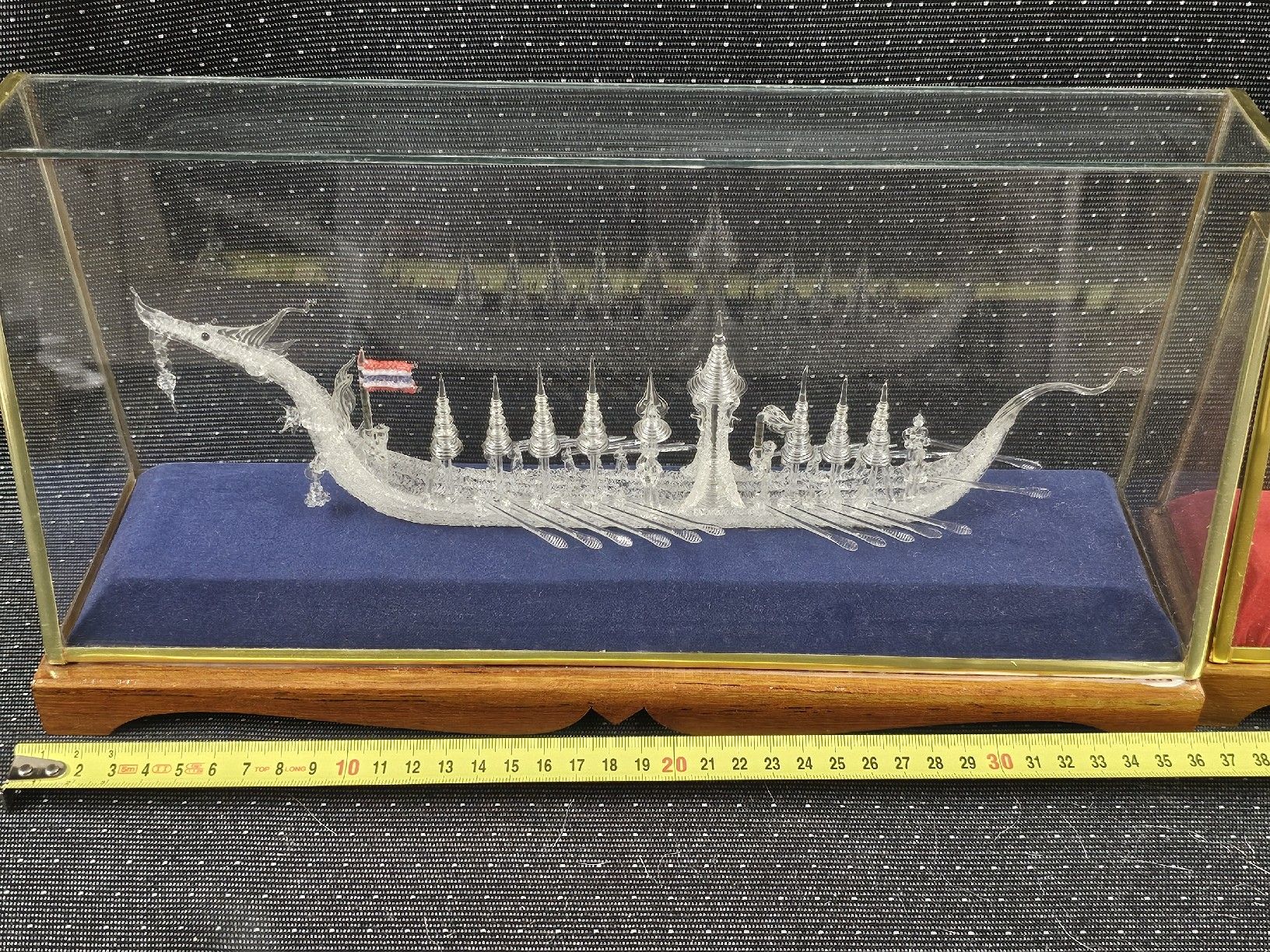 Statuette: Glasvitrine Drachenboot  Schiff Boot Deko Figur – Usato da Mümliswil venduto da Mizzi77 1