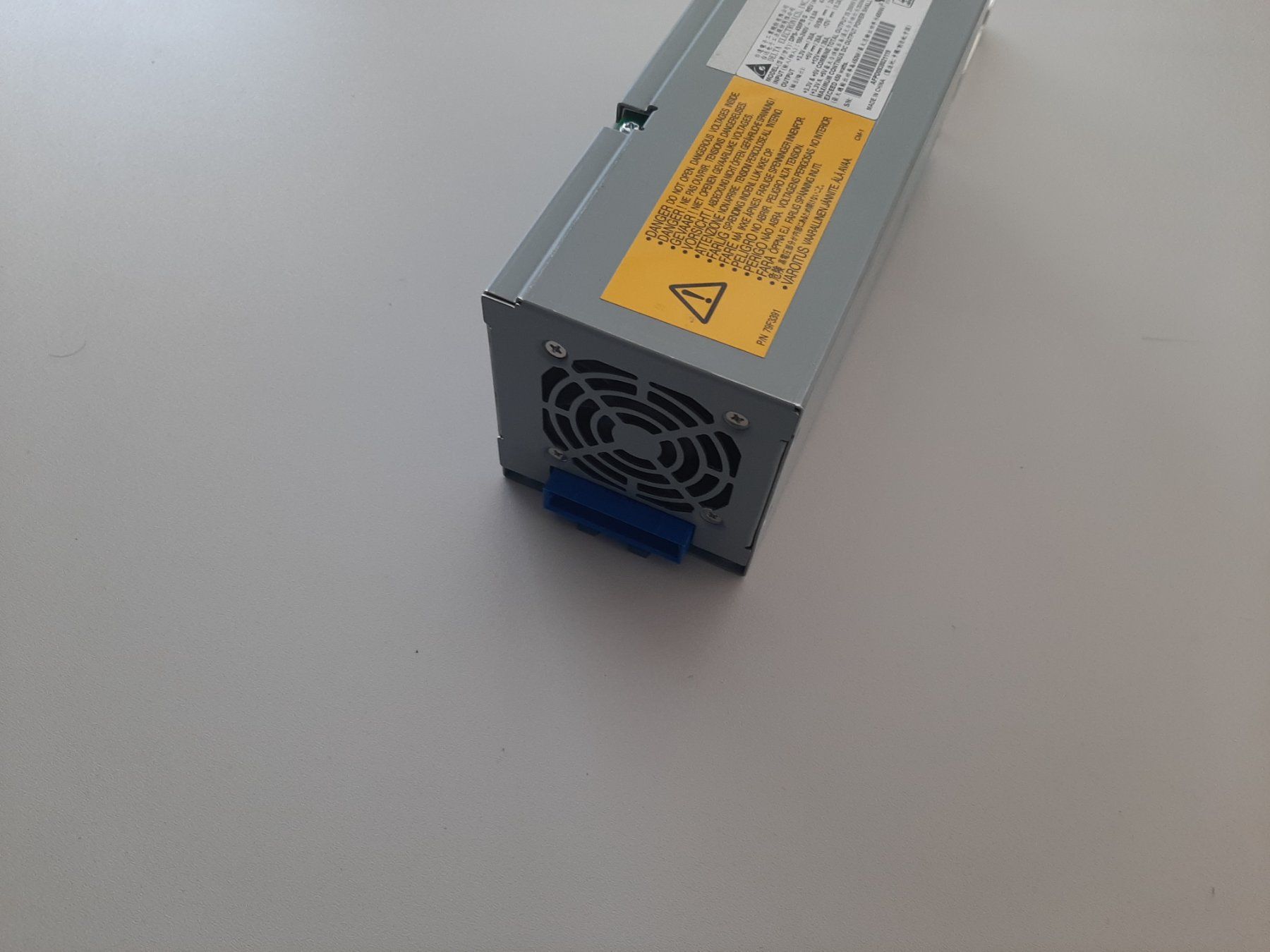 Fujitsu Server: Hot-plug Server Netzteil für TX150 – Usato da Effretikon venduto da Misterdyn 2