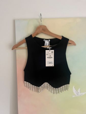 Schwarzes Zara Top mit Fransen, neu, Grösse M-L