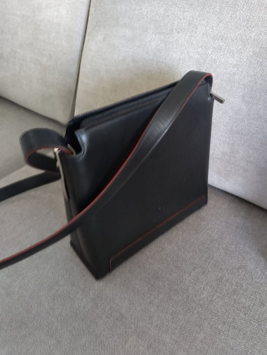 Aigner Borse da donna: Aigner Umhänge Tasche echt Leder. – Usato da Küsnacht ZH venduto da Hans.45 5