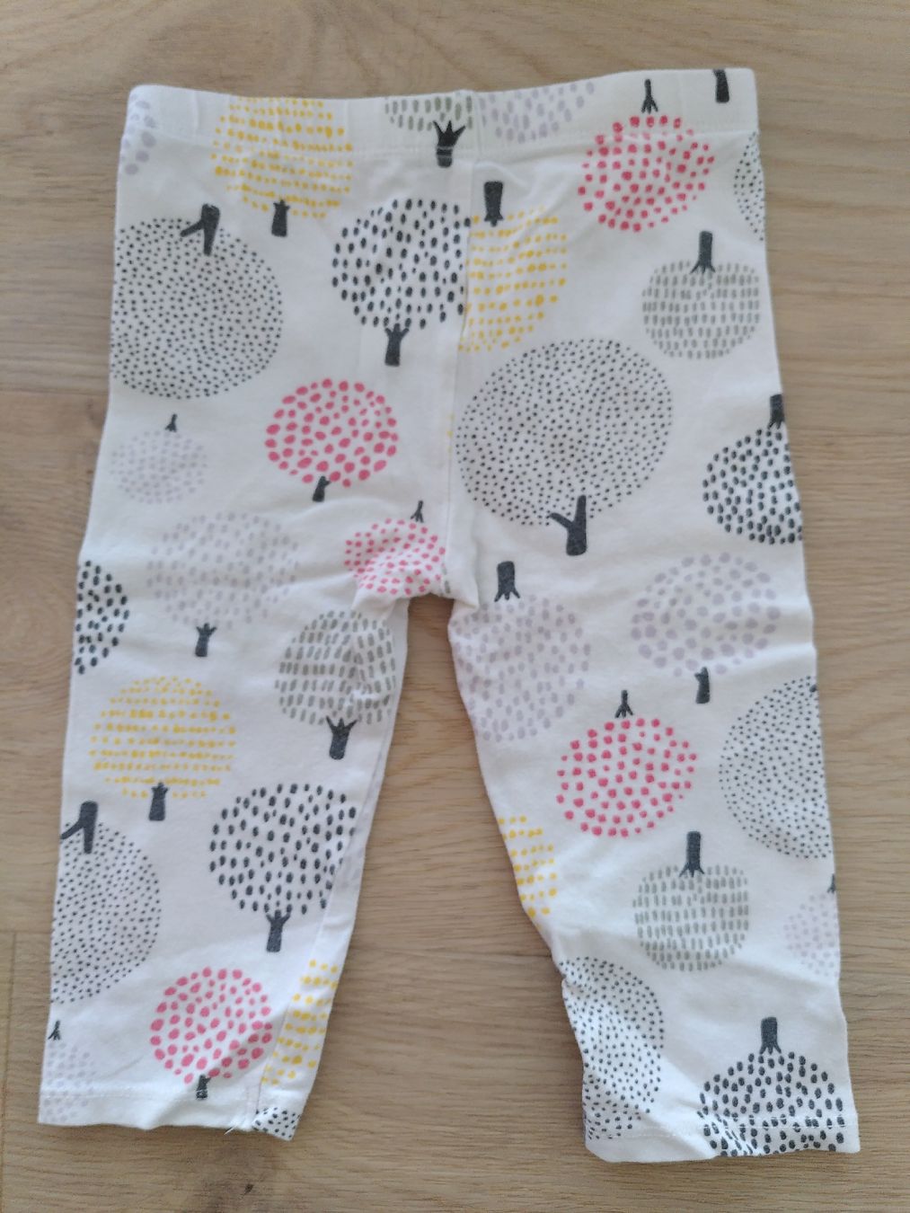 Pantaloni: Leggins mit Bäumen - Gr.68/74 – Usato da Penthaz venduto da ann_l7zt 1