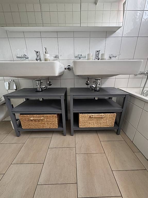Mobili per bagno: Badezimmerunterschränke und -regal – Usato da Winterthur venduto da Kove86