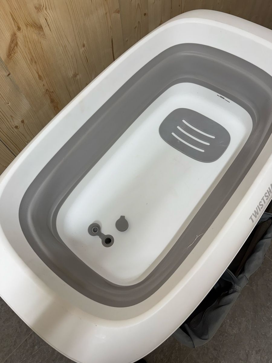 Tutto per il bagno: Twistshake Folding Bath with Stand and Bath Support – Usato da Zermatt venduto da ali_9zhb 1