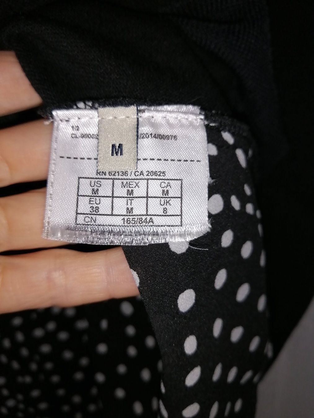 Guess Maglioni & Felpe: Leichter Pullover Guess size S/M – Usato da Buchrain venduto da nat_pl5p 8