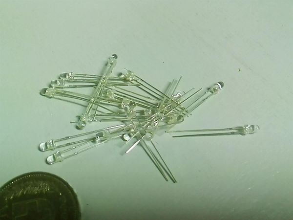 Componenti elettronici: LED 3mm ultraviolett UV 10 Stück – Nuovo (secondo la descrizione) da Luzern venduto da Salefactory 1