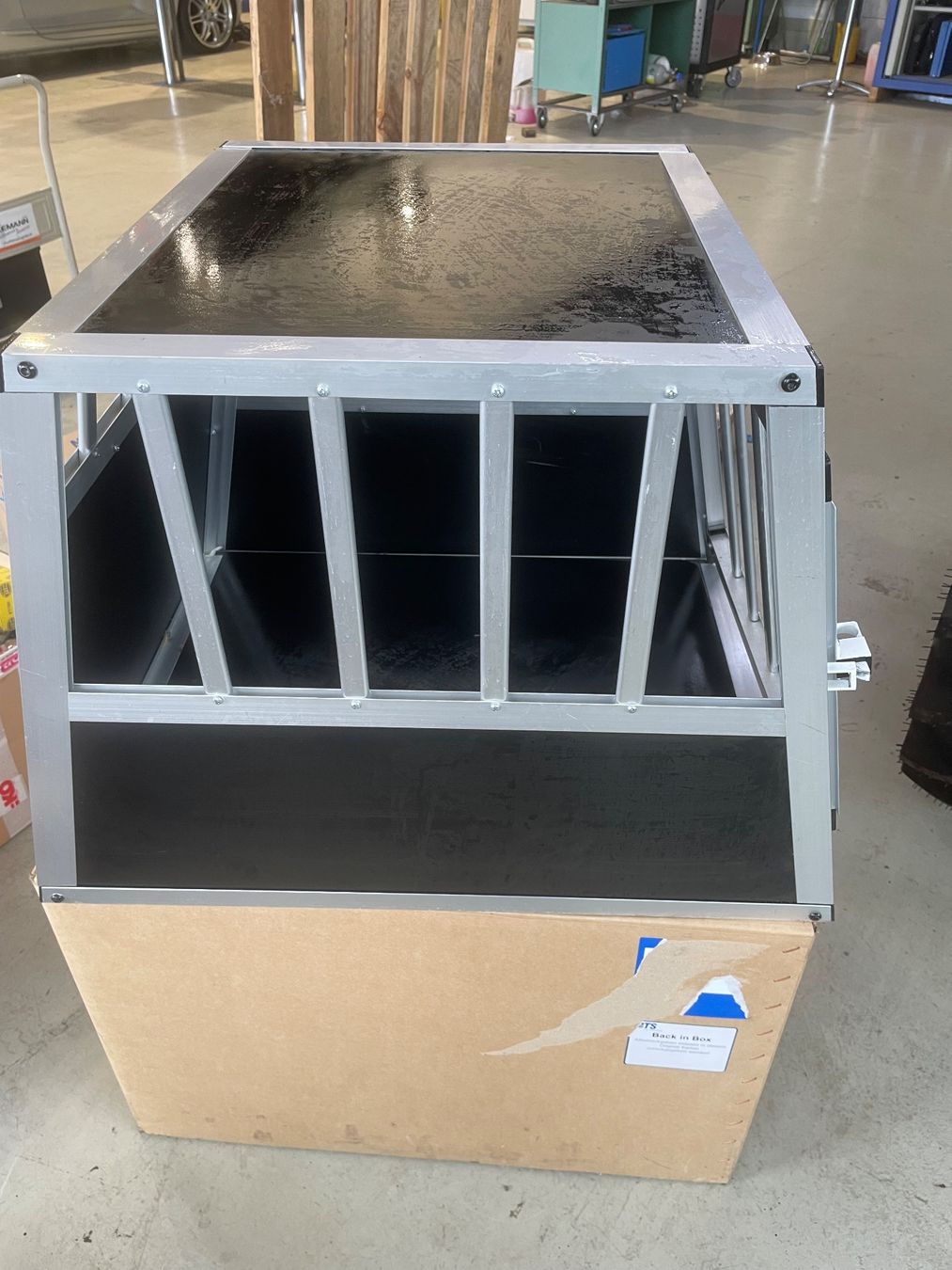 Gabbie, trasporto & Sicurezza: Alu Hundebox zu verkaufen – Usato da Lyss venduto da Katai 3