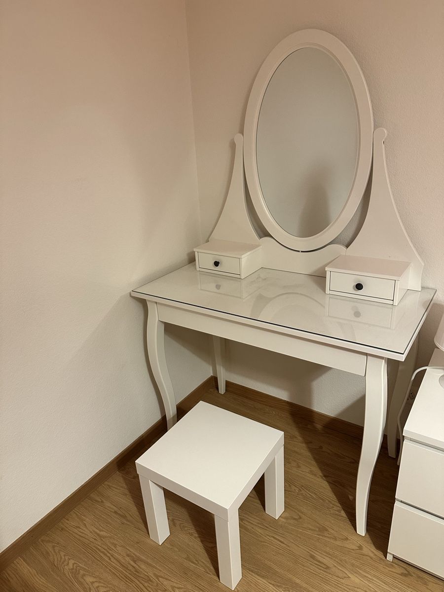 Ikea Tavoli da trucco: Toeletta con specchio e sgabello bianco usato – Usato da Glattfelden venduto da rub_q7ml 1