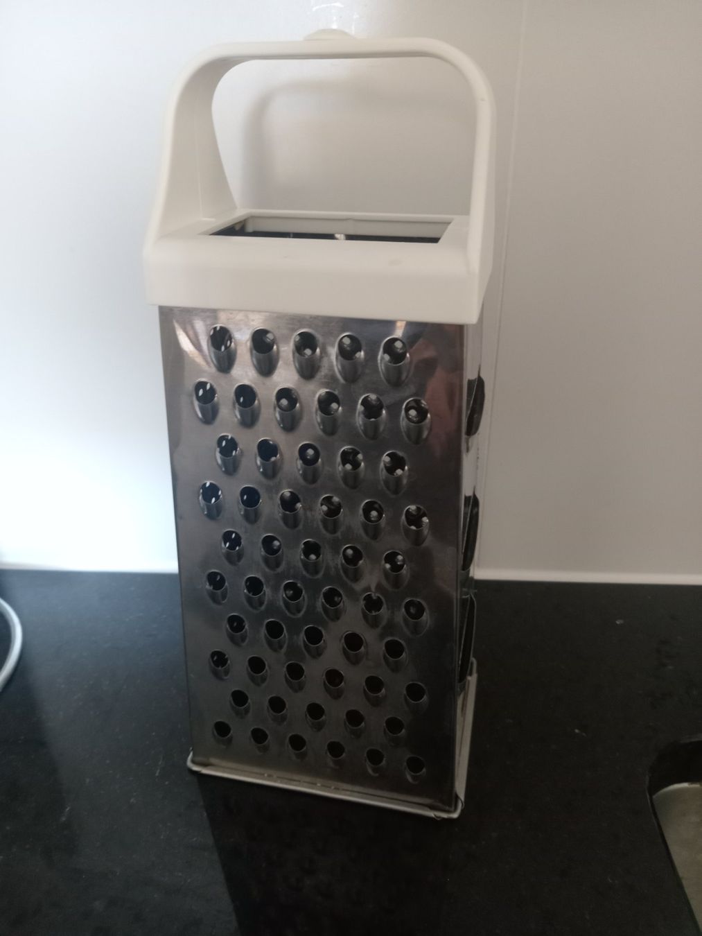 Coltelli da cucina: Grater for vegetables – Usato da Lausanne venduto da hdo_d2mm 1