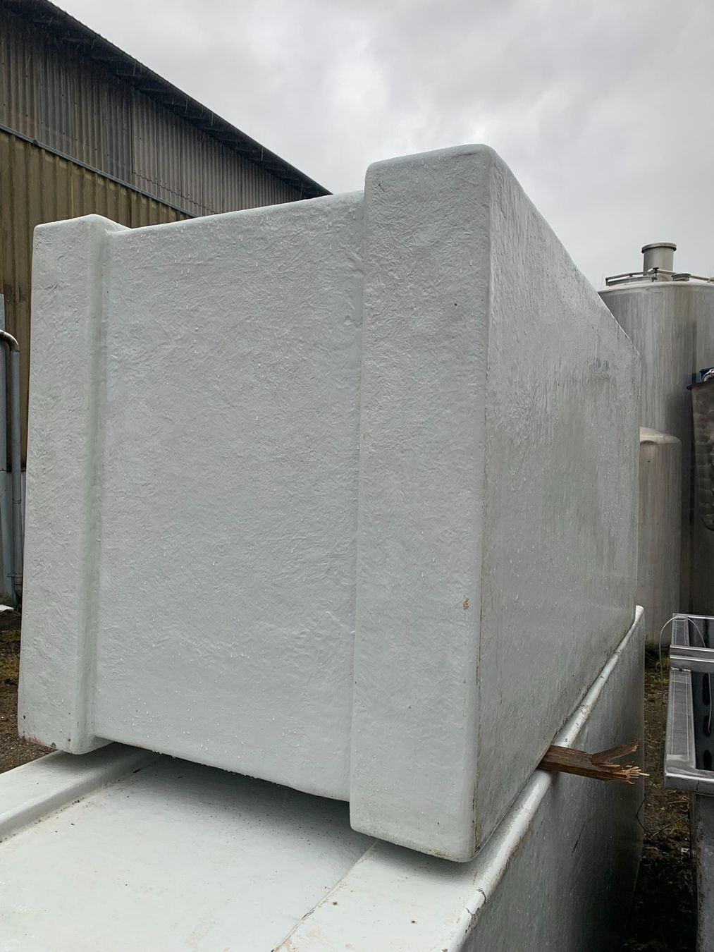 Contenitori & Simili: Kunststoffstande GFK - 2000 Liter – Usato da Appenzell venduto da OcclineGmbH 3
