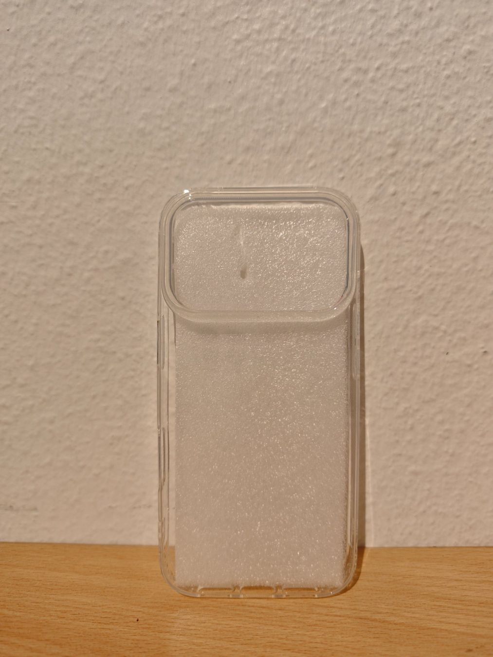Cover & Protezioni schermo: TPU Handhülle Iphone 17 Pro – Nuovo e nell'imballaggio originale da Grosshöchstetten venduto da Mouchi