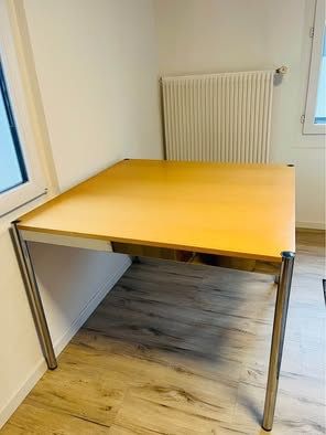 USM Tables: USM Tisch  100 x 100cm – D'occasion à Studen BE par Free44 1