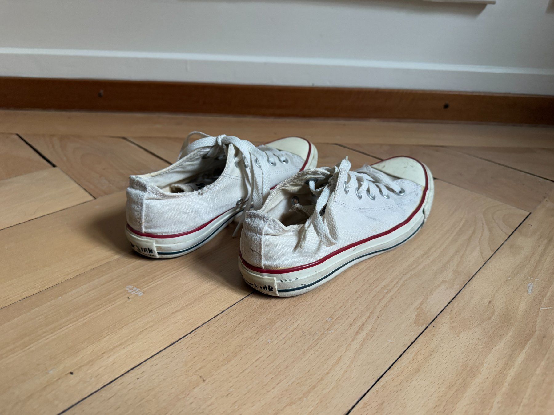 Converse Scarpe da donna: CONVERSE - Chucks Sneaker weiss 36.5 – Usato da Zürich venduto da Diazaio 2