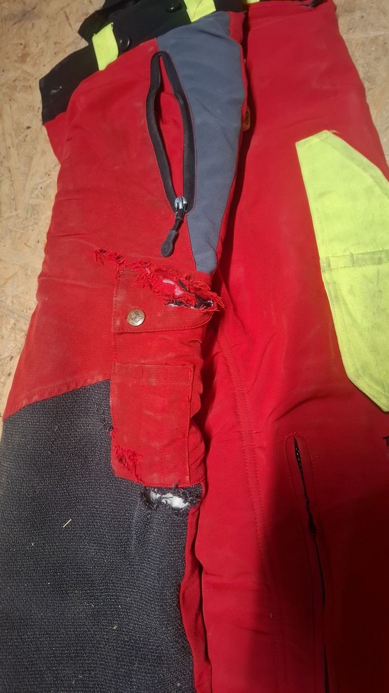 Pantaloni: Forsthose/Schnittschutzhose, Gr. CH 46 – Usato da Altbüron venduto da mar_29mq 3
