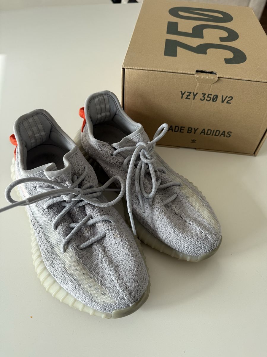 Adidas Scarpe da uomo: Yeezy Adidas size 39.5 – Usato da Châtelaine venduto da Veradat