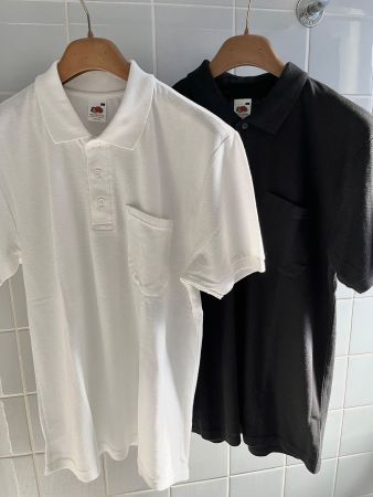 2 Poloshirts, weiss und schwarz, "FRUIT OF THE LOOM", GrL 52
